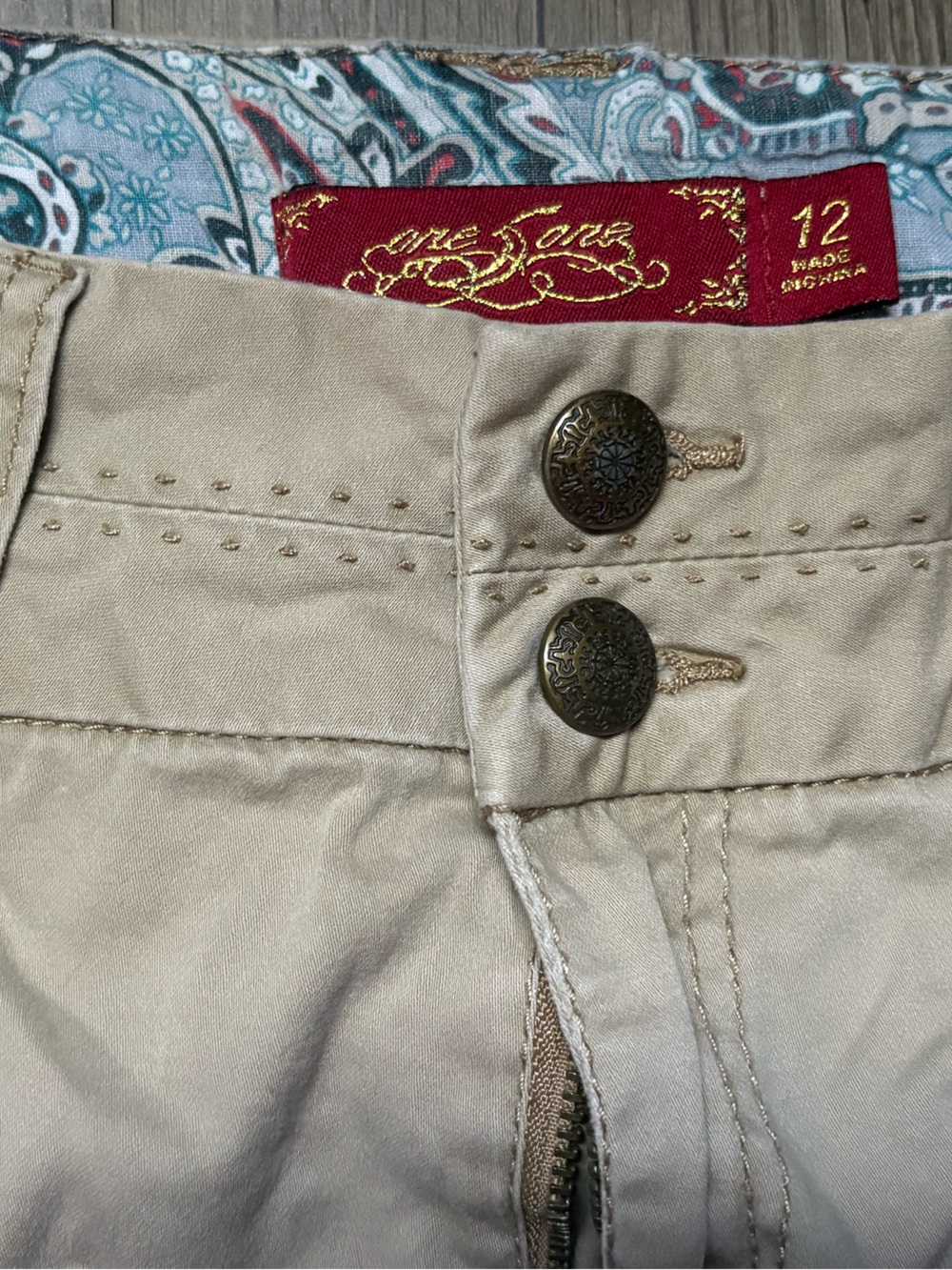 one 5 one Women's Beige Cargo Style Shorts - Picture 2 of 4